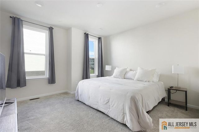 228 Peyton Place 121, New Brunswick, NJ 08901