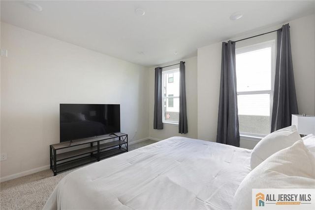 228 Peyton Place 121, New Brunswick, NJ 08901
