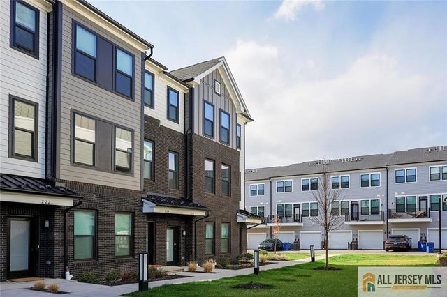 228 Peyton Place 121, New Brunswick, NJ 08901