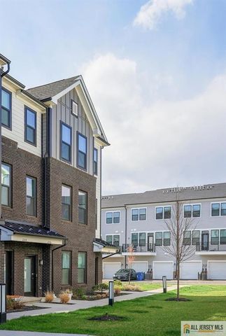 228 Peyton Place 121, New Brunswick, NJ 08901