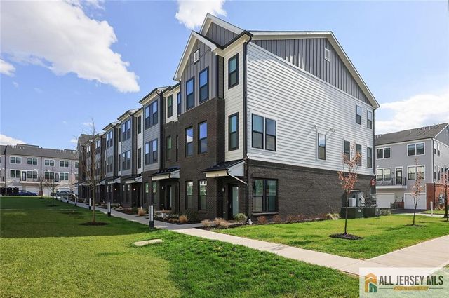 228 Peyton Place 121, New Brunswick, NJ 08901