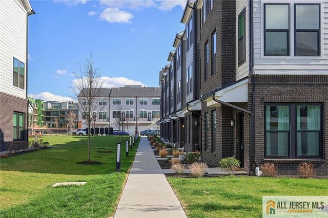 228 Peyton Place 121, New Brunswick, NJ 08901