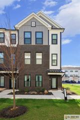 228 Peyton Place 121, New Brunswick, NJ 08901