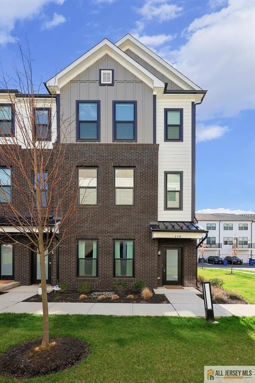 228 Peyton Place 121, New Brunswick, NJ 08901