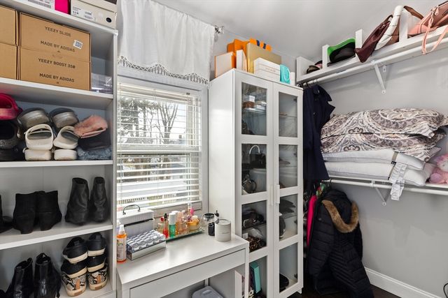 4 Park Rd, Brockton, MA 02301