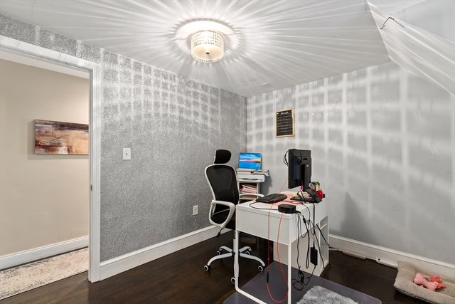 4 Park Rd, Brockton, MA 02301