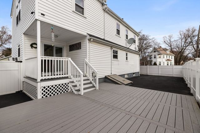 4 Park Rd, Brockton, MA 02301