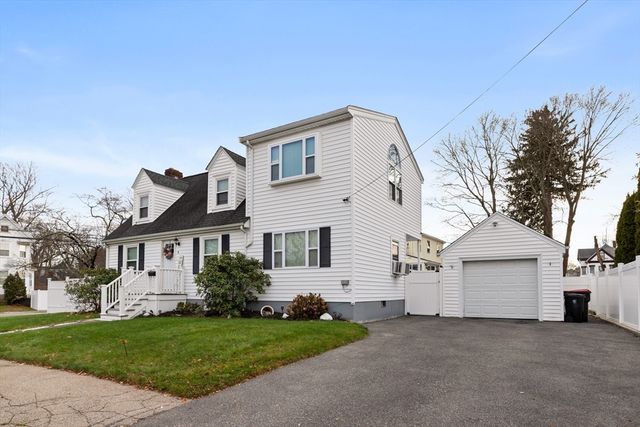 4 Park Rd, Brockton, MA 02301