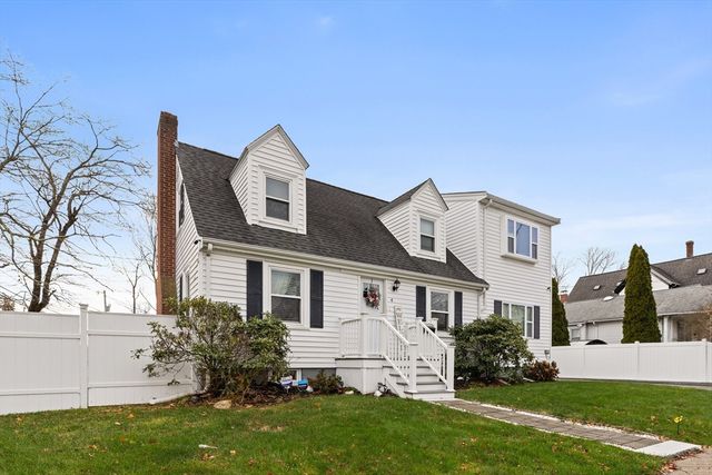 4 Park Rd, Brockton, MA 02301