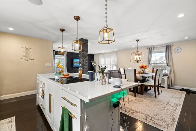 4 Park Rd, Brockton, MA 02301