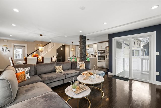 4 Park Rd, Brockton, MA 02301