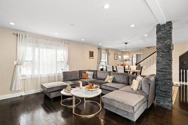 4 Park Rd, Brockton, MA 02301