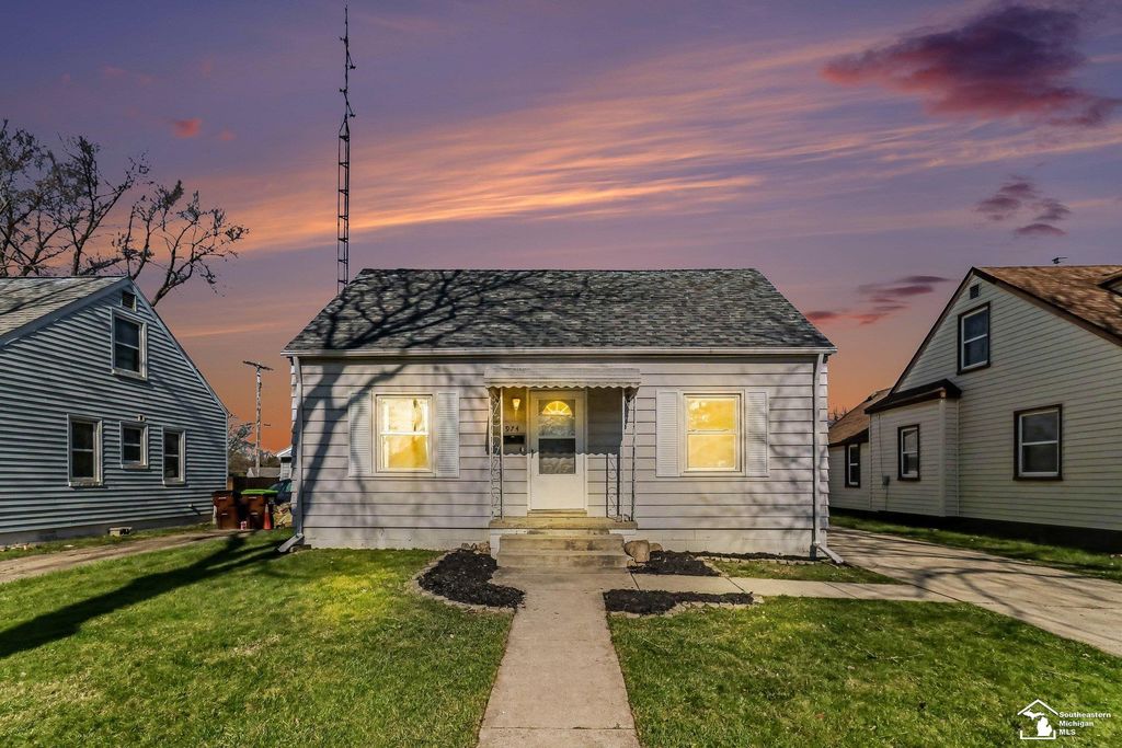 974 Woodville Avenue, Monroe, MI 48161