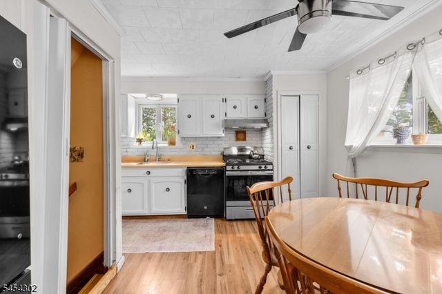 34 Roosevelt Ave, Parsippany-troy Hills Twp., NJ 07034
