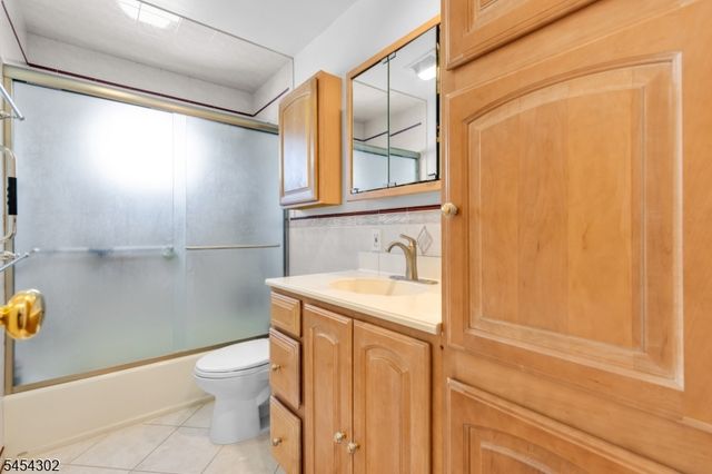 34 Roosevelt Ave, Parsippany-troy Hills Twp., NJ 07034