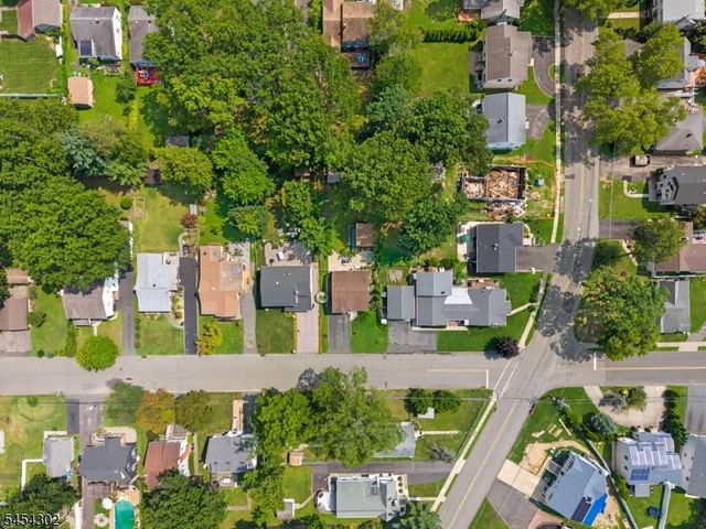 34 Roosevelt Ave, Parsippany-troy Hills Twp., NJ 07034