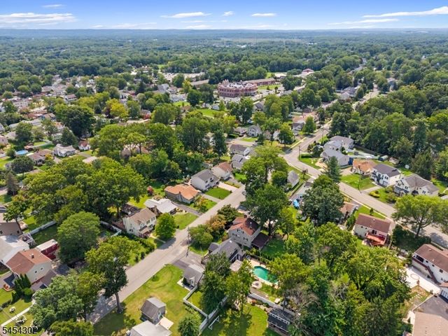 34 Roosevelt Ave, Parsippany-troy Hills Twp., NJ 07034