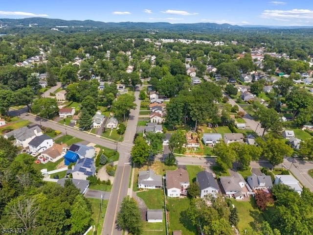 34 Roosevelt Ave, Parsippany-troy Hills Twp., NJ 07034