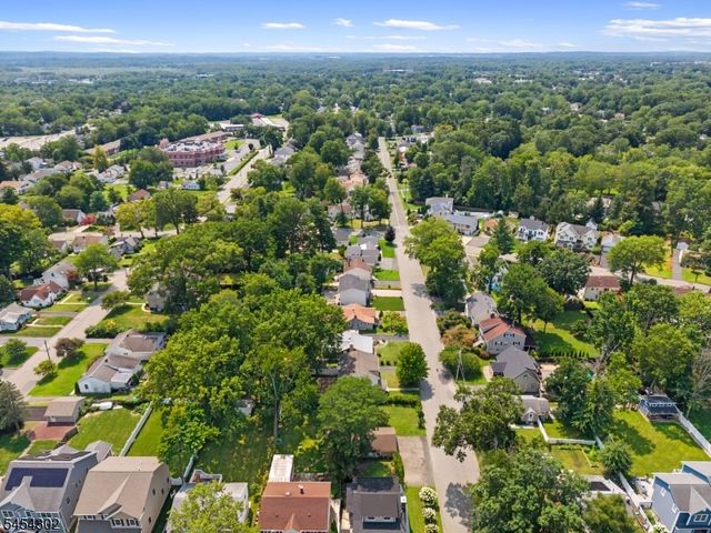 34 Roosevelt Ave, Parsippany-troy Hills Twp., NJ 07034