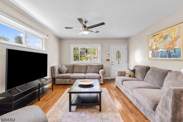 34 Roosevelt Ave, Parsippany-troy Hills Twp., NJ 07034
