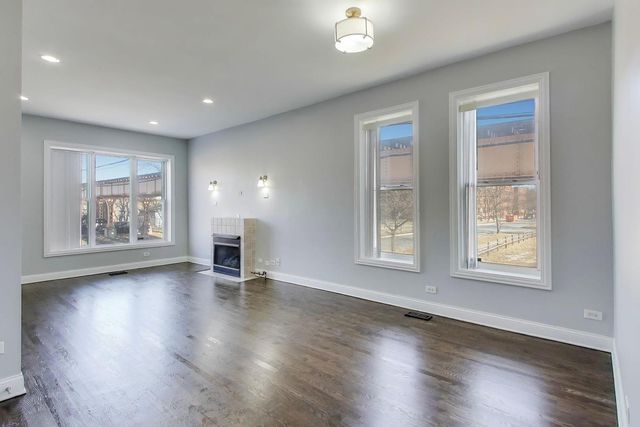 313 E 60th Street 1, Chicago, IL 60637