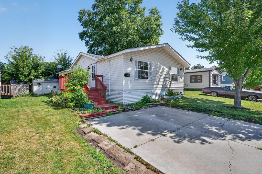 2679 Ryan Drive, Maplewood, MN 55119 — exterior