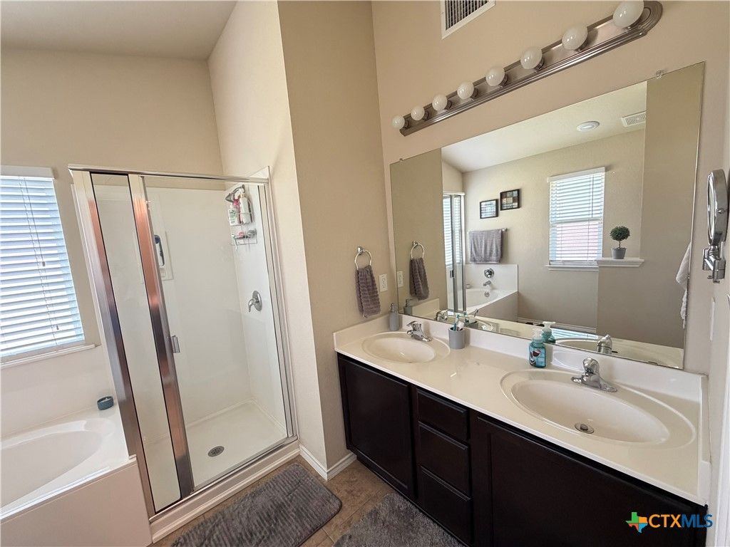 Image 11 of property listing at 1521 Starlight Drive, Temple, TX 76502