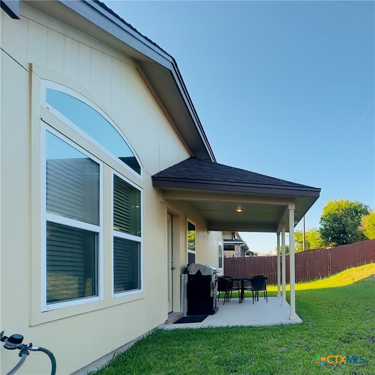 Image 2 of property listing at 1521 Starlight Drive, Temple, TX 76502