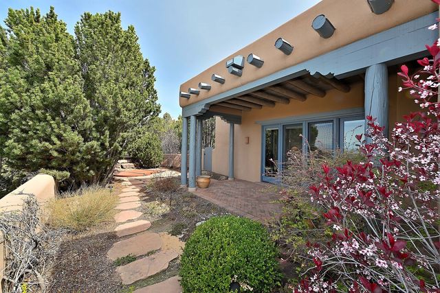 213 Tano Road, Santa Fe, NM 87506