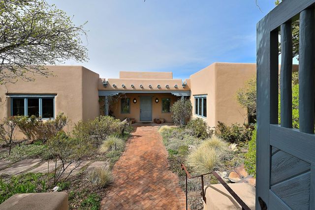 213 Tano Road, Santa Fe, NM 87506