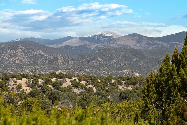 213 Tano Road, Santa Fe, NM 87506