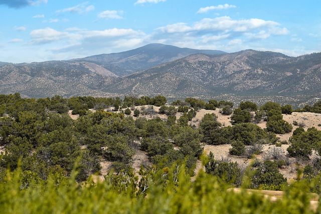 213 Tano Road, Santa Fe, NM 87506