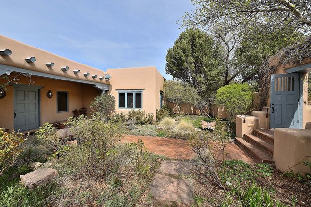 213 Tano Road, Santa Fe, NM 87506