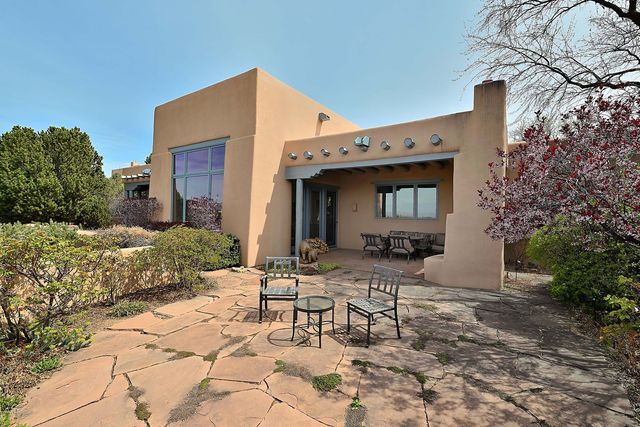 213 Tano Road, Santa Fe, NM 87506