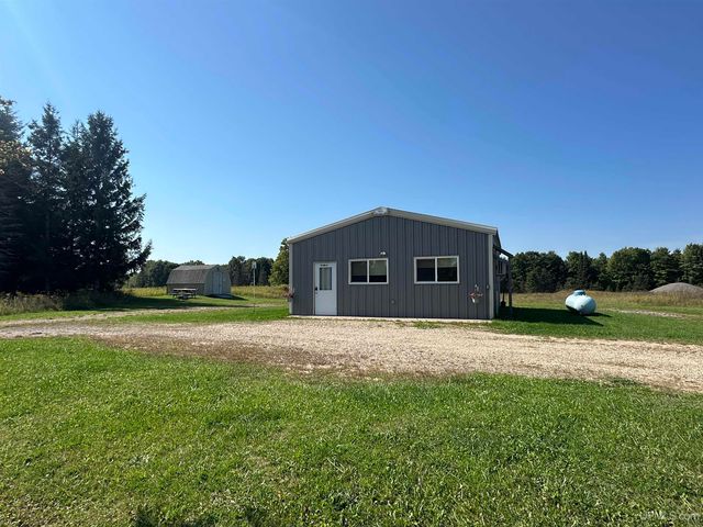 4865 M67 Road, Chatham, MI 49816