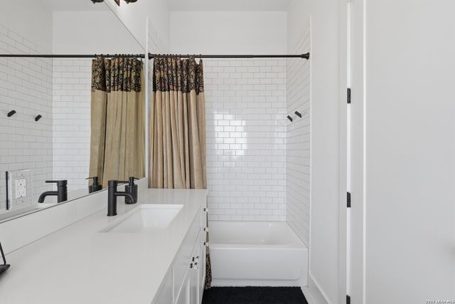 23850 Castle Peak, San Antonio, TX 78258