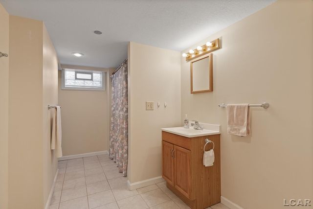 1335 Spencer Place, Adrian, MI 49221