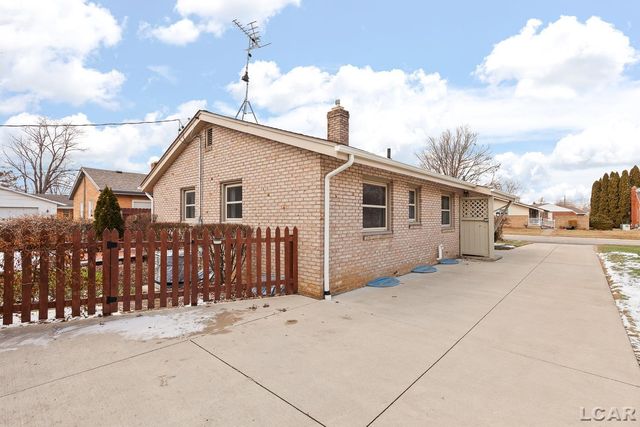 1335 Spencer Place, Adrian, MI 49221