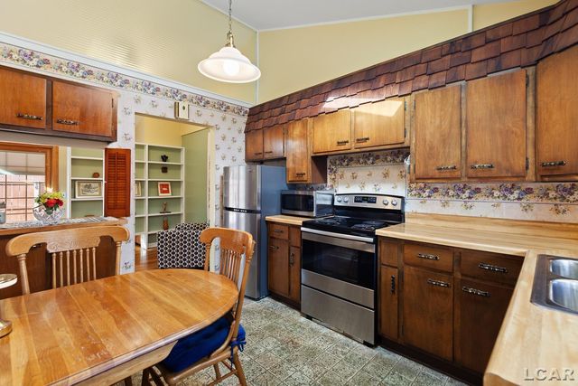 1335 Spencer Place, Adrian, MI 49221