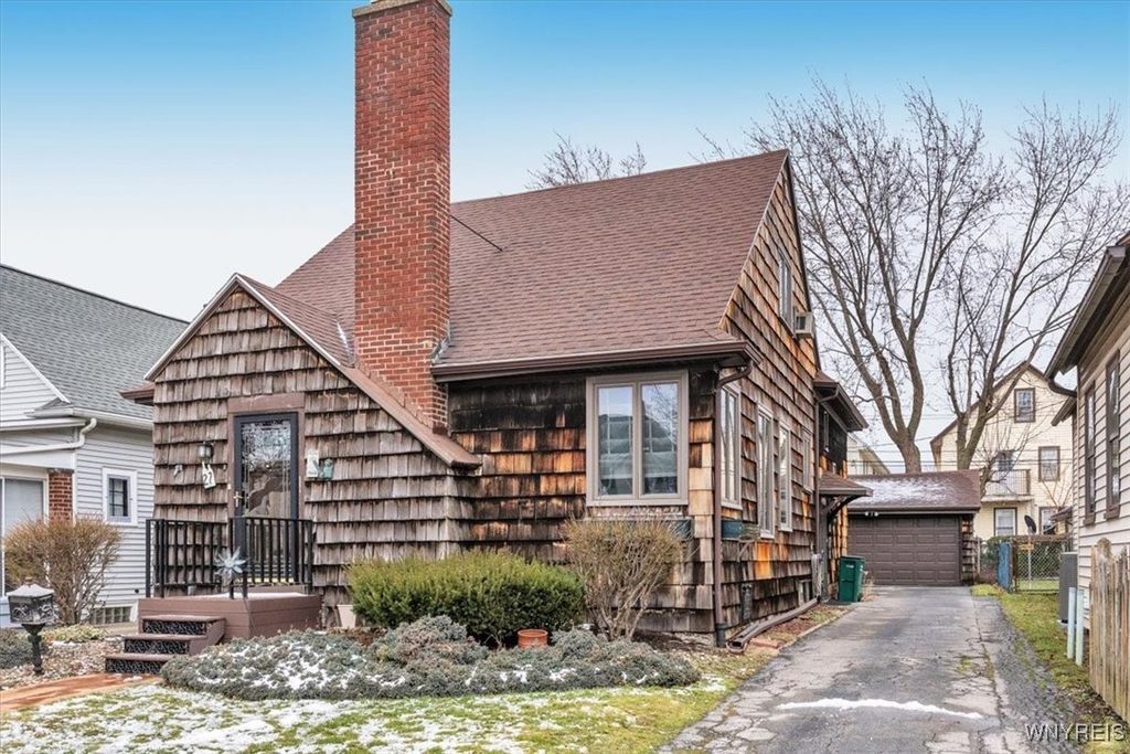 27 Arundel Road, Buffalo, NY 14216