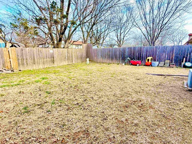 8720 E Boston St, Wichita, KS 67207