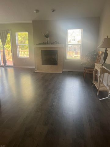 5498 Greenway Drive 47, Trenton, MI 48183