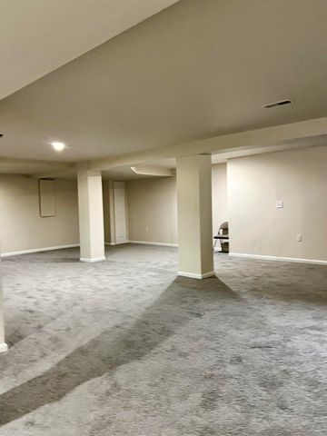 5498 Greenway Drive 47, Trenton, MI 48183