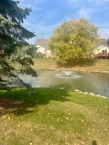 5498 Greenway Drive 47, Trenton, MI 48183