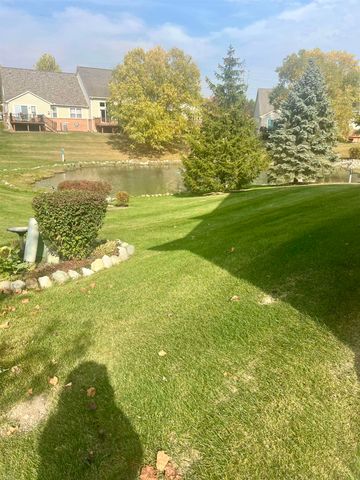 5498 Greenway Drive 47, Trenton, MI 48183