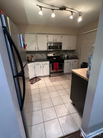 5192 Beech Court, South Brunswick, NJ 08852