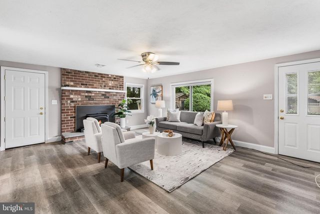 822 WYNDOM TER, Secane, PA 19018