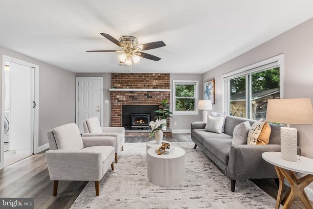 822 WYNDOM TER, Secane, PA 19018