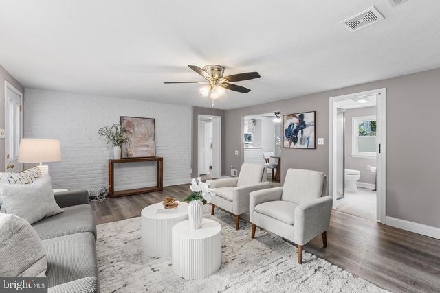 822 WYNDOM TER, Secane, PA 19018