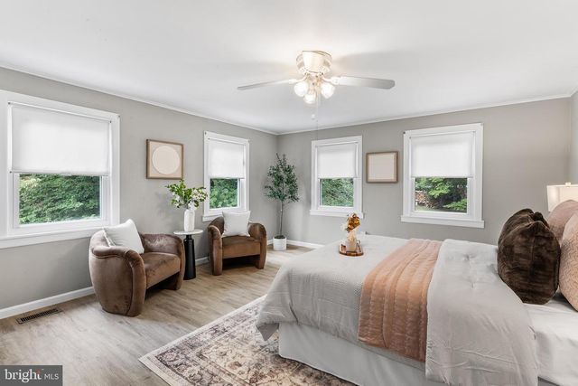822 WYNDOM TER, Secane, PA 19018